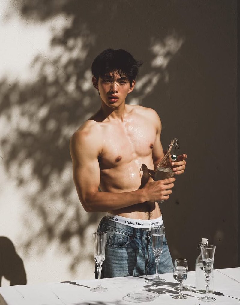 pingdorl's tweet image. 아 ㅁㅊ 몸까지 좋아 앙