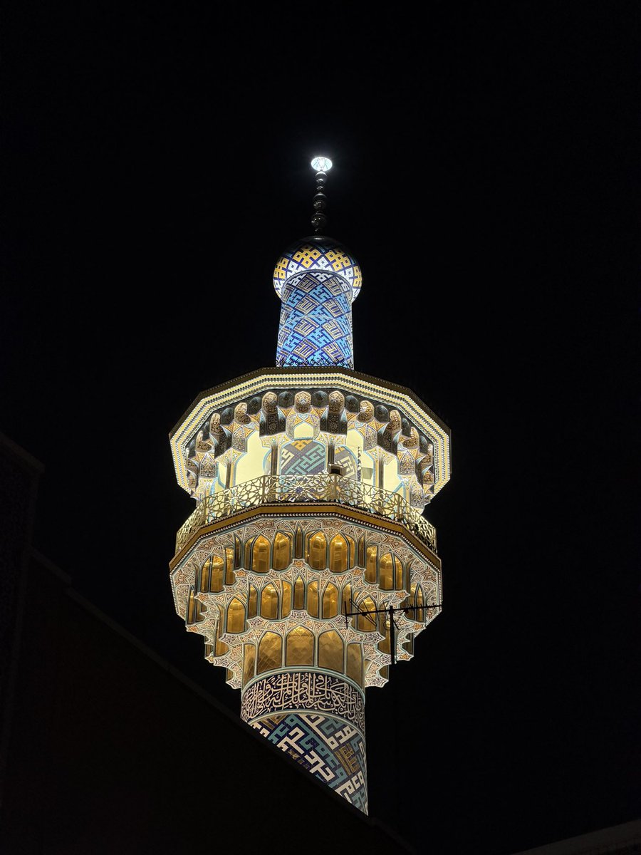 αуσυв tweet media