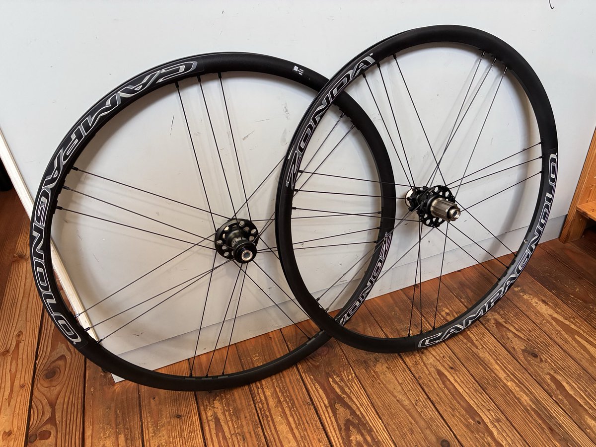 fins_staff's tweet image. 昨日のヘルメット・サングラス・シューズ・ウェアのセール情報に続きまして
ロードホイールのセール情報をアップしていきます！！

本日も多くの皆様のご来店ありがとうございました😊⤵️

cw-fins.com/69072