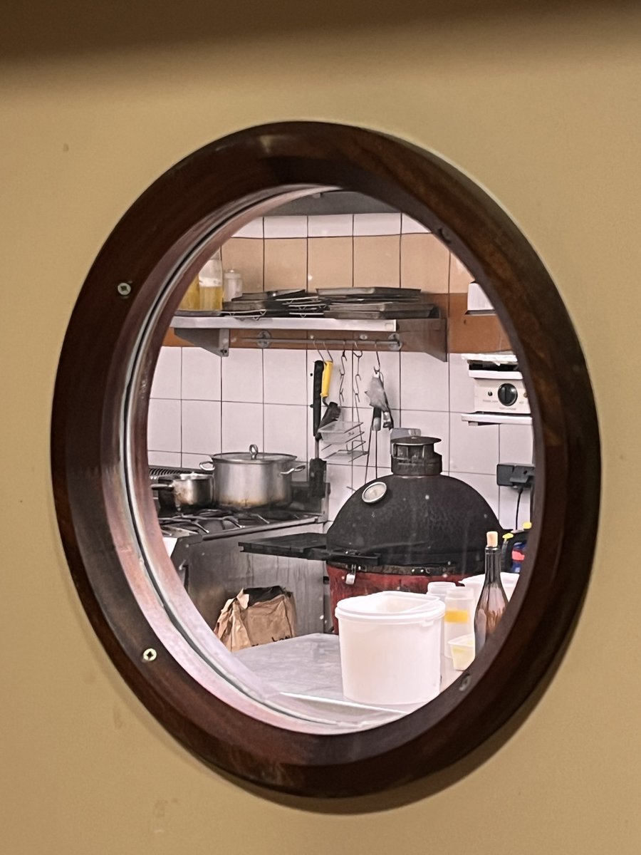 HinnerkWeiler's tweet photo. Literally inside #FrenchCuisine. #Snapshot https://t.co/mSQzuMQXTr