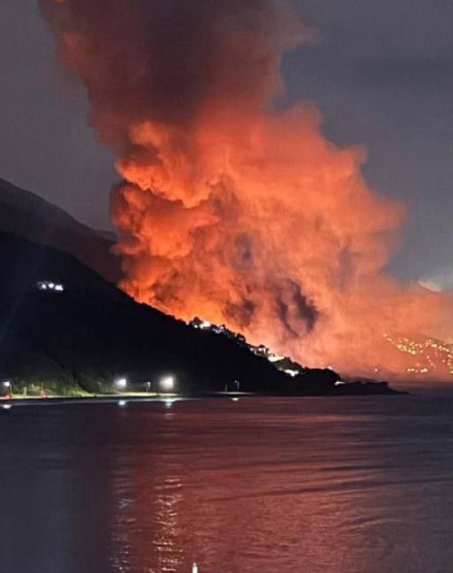 Condenamos el #bombardeo de EEUU contra #Venezuela. 
Es una brutal agresión imperial que viola la soberanía. 
Toda nuestra solidaridad con el pueblo y el gobierno venezolano.
Chile, la CELAC y la ONU deben condenar la agresión
 ¡La República Bolivariana de Venezuela no está sola!