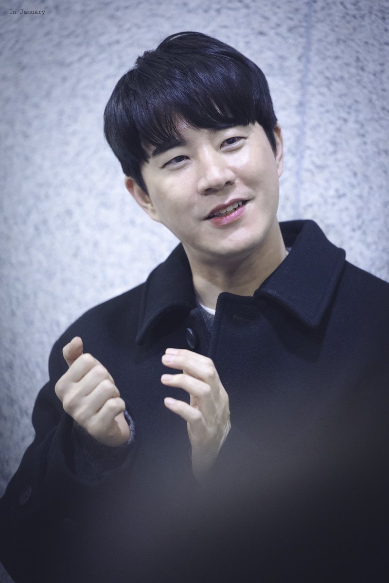 260102 벙커 트릴로지 퇴근길
솔저 3 | 문태유

어느 한 업계가 20년째 매년 안 좋아지면...
(이하생략)