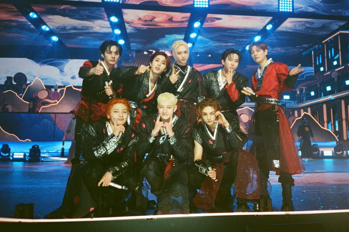 spearhyunnie's tweet image. stray kids on mucore fd-nim instagram update!