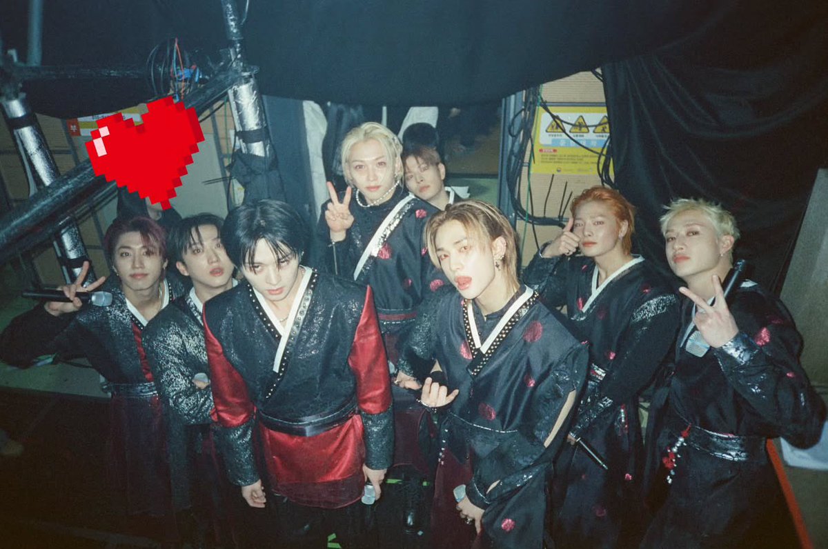 spearhyunnie's tweet image. stray kids on mucore fd-nim instagram update!