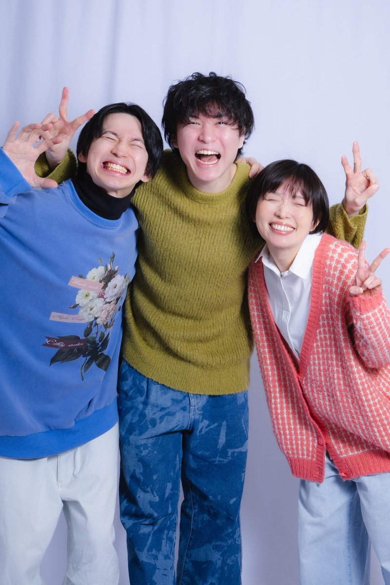 やのっちの新たな出発を機に慎也のカメラで同期写真を撮りました。13年間、熱い話もバカ話もたくさんしてきました。それはこれからも変わらないでしょう。もっともっとと上を目指すやのっちの更なる挑戦、応援してます！