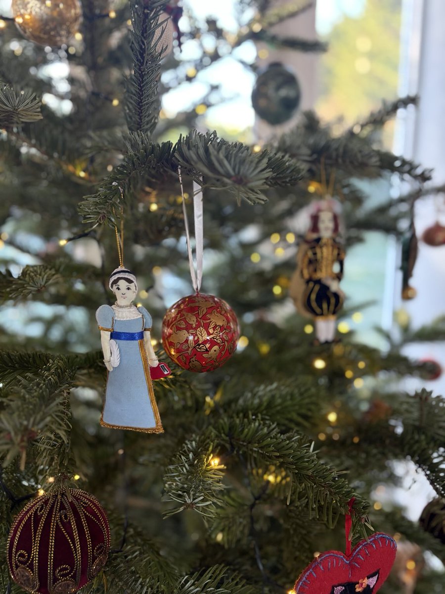 Dr Paula Byrne Author FRSA tweet media