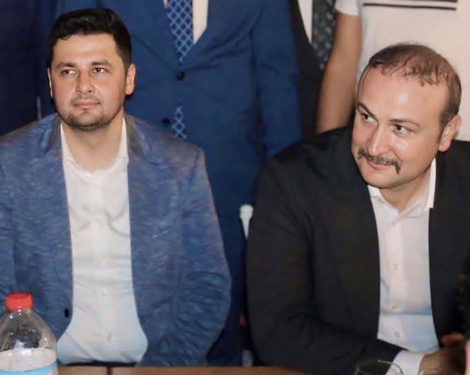 #TolgahanDemirbaş #EmreYüksel’ e Selam Olsun 🐺 

MEKTUP 
Dost dost diye deli derviş gezdiğim, 
Bir ağladığım, bir güleyazdığım, 
Adını dağa taşa kazıdığım 

Benim bir tanem dost, gözümün nuru! 
Tutmaz elim, topal ayağım uğru, 
Amansız kara bahtımdan ötürü 
…….
Pek garipçe