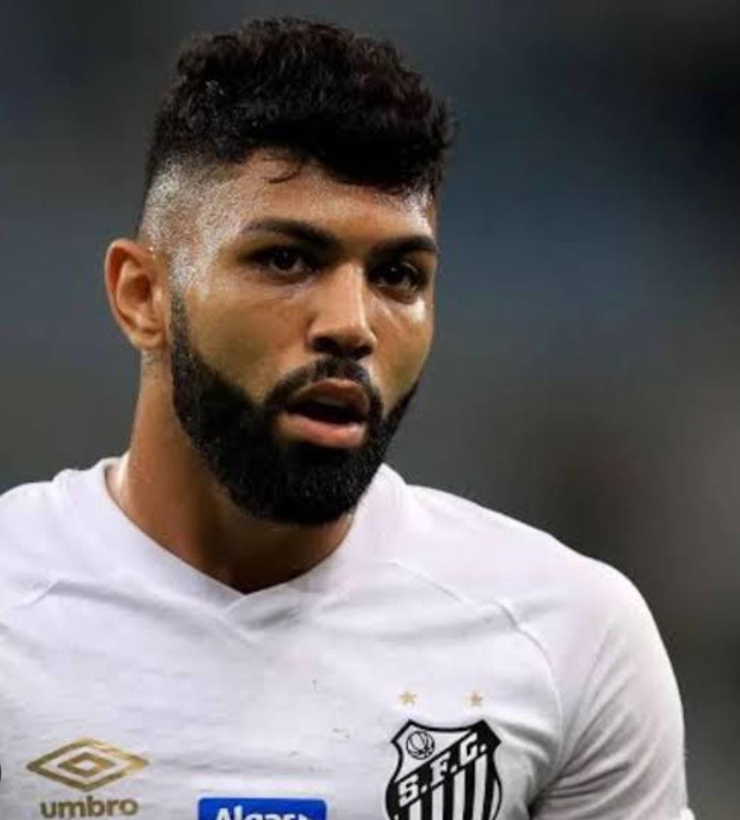 deolhonopeixe's tweet image. 🚨NO CT🚨

Gabigol chegou há pouco no CT Rei Pelé para exames. O atacante, que volta ao @SantosFC por empréstimo, pode ser a grande novidade na estreia do Campeonato Paulista... #deolhonopeixe