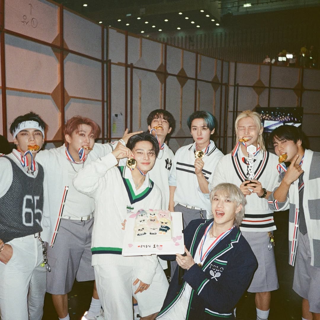 MlNHORIZON's tweet image. i live for mucore fd taking film pics of skz 🥹🫶