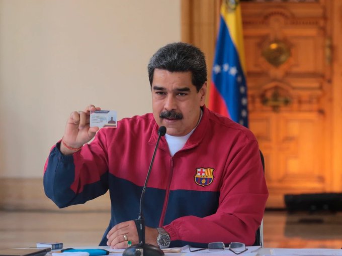 Cr7stianismo_'s tweet image. 🚨Mensaje OFICIAL de Nicolás Maduro:

"El Cártel de los Soles no transportaba droga. Era aloe vera"

"Estos años no eran de dictadura. Eran de neutralidad con la democracia. Tengo informes"

"No necesitábamos dictadura. Teníamos la pierna zurda de Chávez"