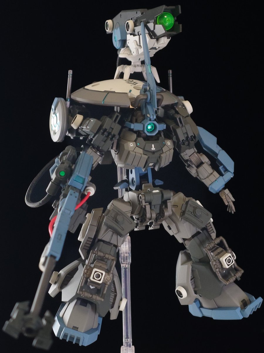 core_8's tweet image. アレスノヴァ・パノプテス

アレスノヴァのみで編成された部隊［オリュンポス］にて、狙撃及び索敵を担当する

パノプテス:全てを見通す者

背部レーダーユニットによって戦闘宙域全体の敵機情報を収集、部隊員へ共有する

(1/4)
#30MM宇宙エリア
#30MMバイロン軍