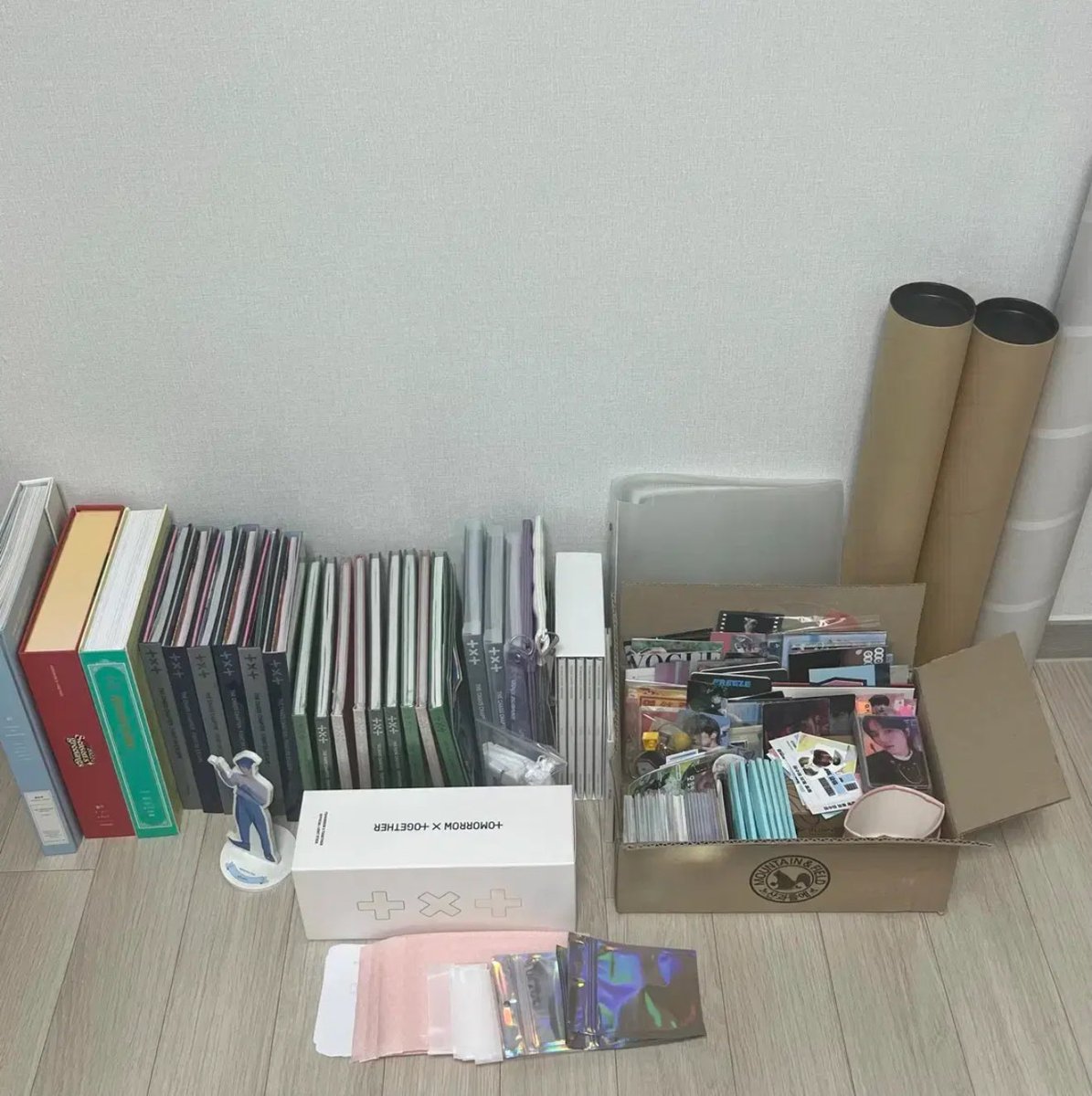 _yurinaya's tweet photo. 투모로우바이투게더 투바투 포카 양도 데코키트 쇼피 알라딘 미개봉 팬싸 시그 위버스 공방 위드뮤 템테이션 poca 수빈 연준 범규 태현 휴닝카이 분철 메모리즈 사웨 콘서트 포마 럭드 sell txt 엠투유 뽀바투 dm buy 쇼라 soobin yeonjun beomgyu taehyun hueningkai 

일괄- 25
에눌,개별문의 ⭕️ https://t.co/alWacbvtqK