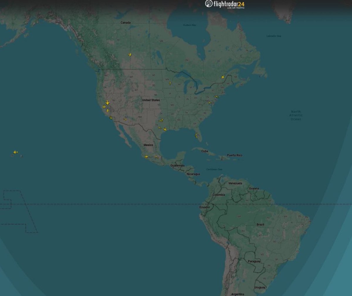 AlertaNews24's tweet image. 🇺🇸🇻🇪 | URGENTE: Toda la fuerza aérea de EE.UU. ha desactivado prácticamente todos los transpondedores de seguimiento de vuelo.