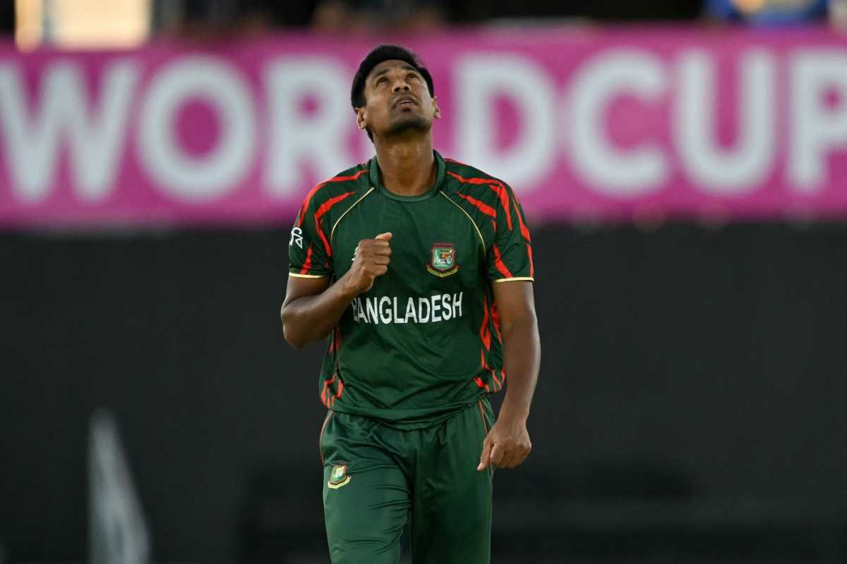 DrNimoYadav's tweet image. There will be No Mustafizur Rahman in SRK’s owned KKR in IPL 2026

But

Shakib Al Hasan will keep playing in Ambani’s owned Mumbai Emirates in ILT20.

S Jaishankar can visit to Khaleda zia’s last rites in Bangladesh

Modi will keep his silence on Hindus lynching in Bangladesh.…