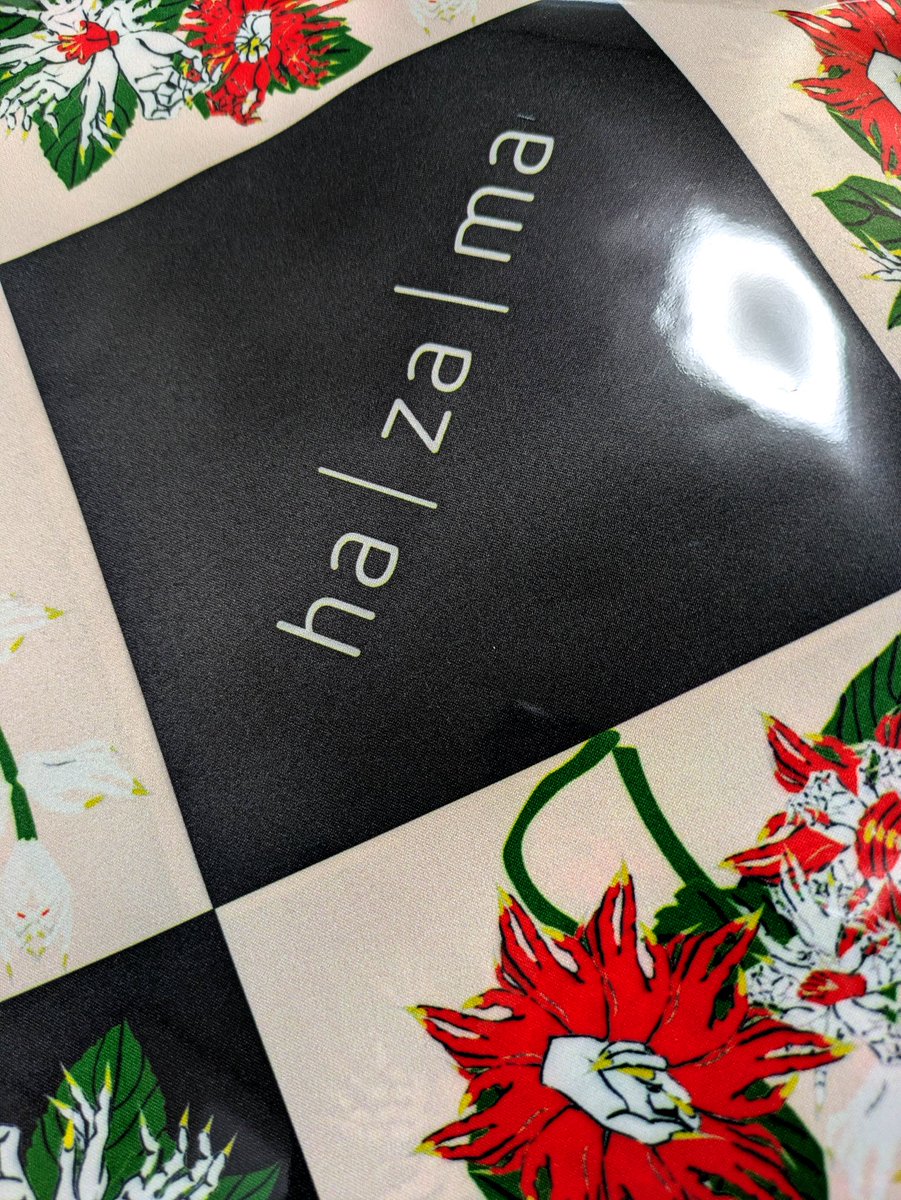 liscandle's tweet image. 【New Year】
年末に届いたシャツと年明けに届いた福袋、どちらも開封させていただいております
·
·
·
関わっていただく全ての方へ…
今年もよろしくお願いいたしますm(_ _)m

✴興味あるものはたくさん制作していきたいと思います🕯️🌹
#Candle #Flower #Botanical 
#interior #Aroma