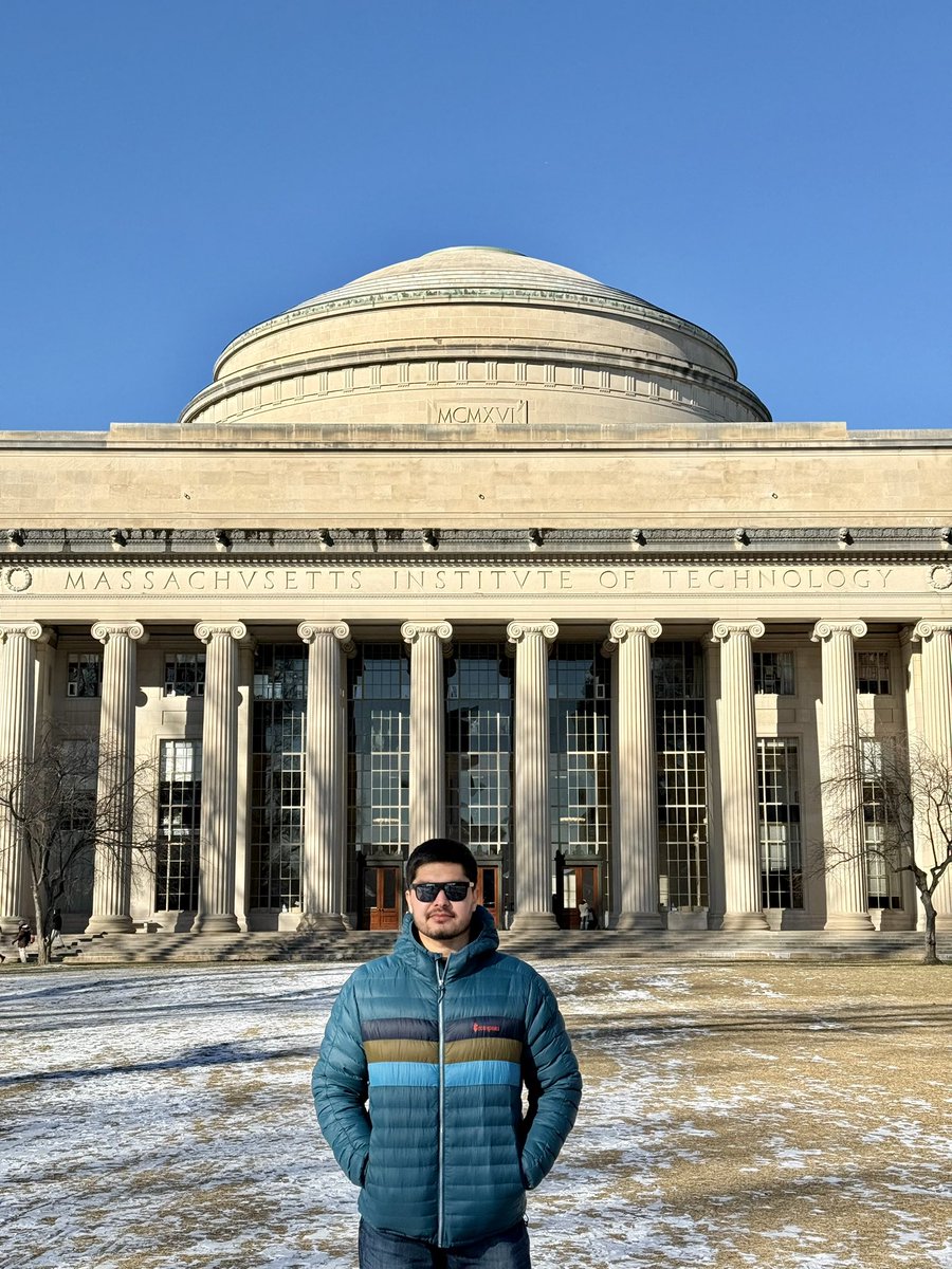 Algorithm98's tweet image. New Yorkdan zerikib Bostonga ham birrovga o'tib keldim. Ajoyib shahar ekan, muhiti o'zgacha va asosiysi tartib bor. MIT va Harward campuslariga ham tashrif buyuruldi, ularni tariflash shartmas. Xullas Boston yoqdi menga. Qishda borishni tavsiya qilmagan bo'lardim faqat,sovuq juda