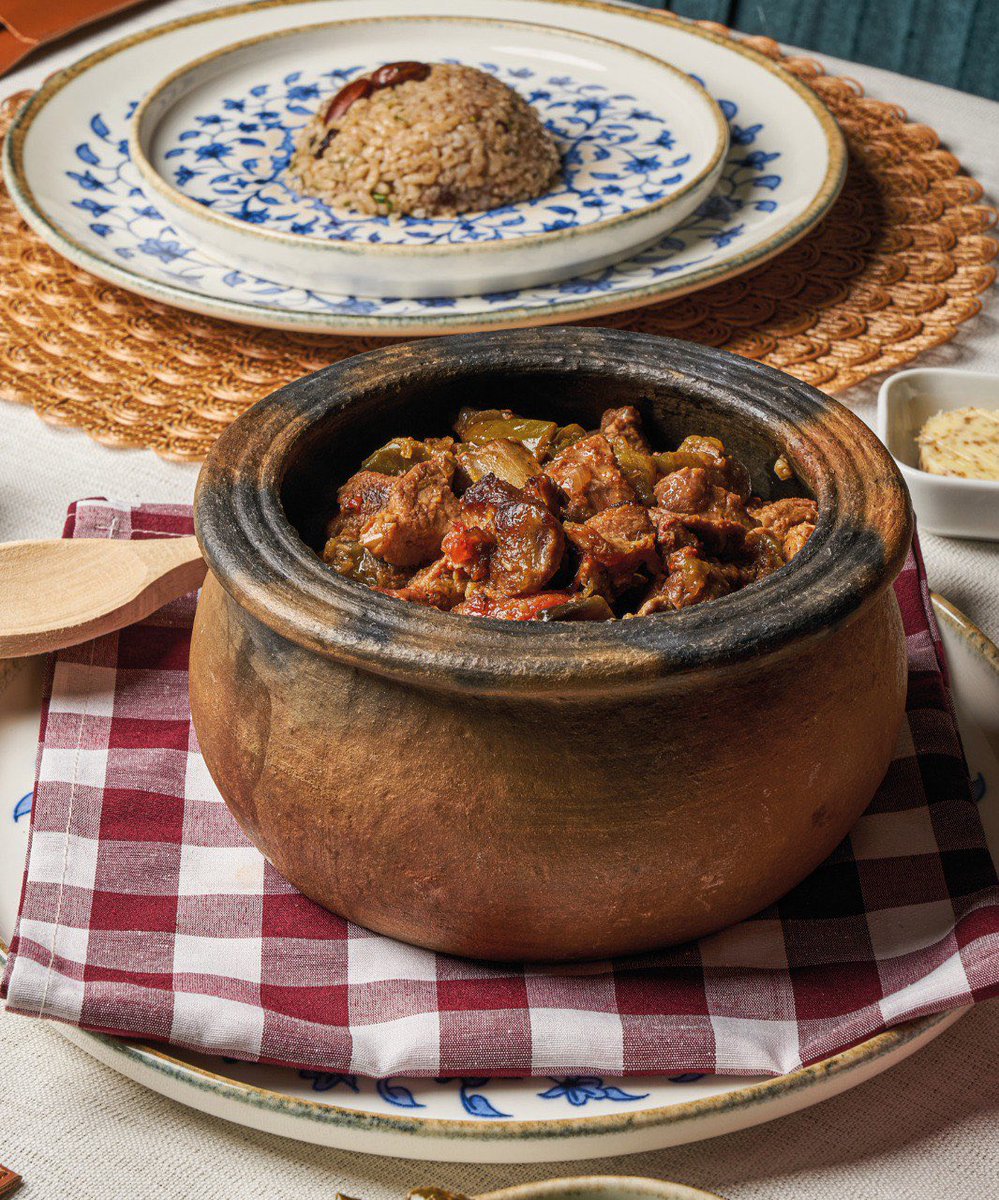 🔸Kayseri Mutfak Sanatları Merkezi’nde, taş fırında ağır ağır pişen geleneksel Kayseri Güveci

📍Erenköy Mh. 3470 Sk. No: 66 Melikgazi / Kayseri
(Millet Bahçesi İçerisinde)
📱0 (555) 892 58 38
📞Rezervasyon: 0850 346 82 38
(Rezervasyon saatlerimiz 09.00 - 19.00 arasıdır)