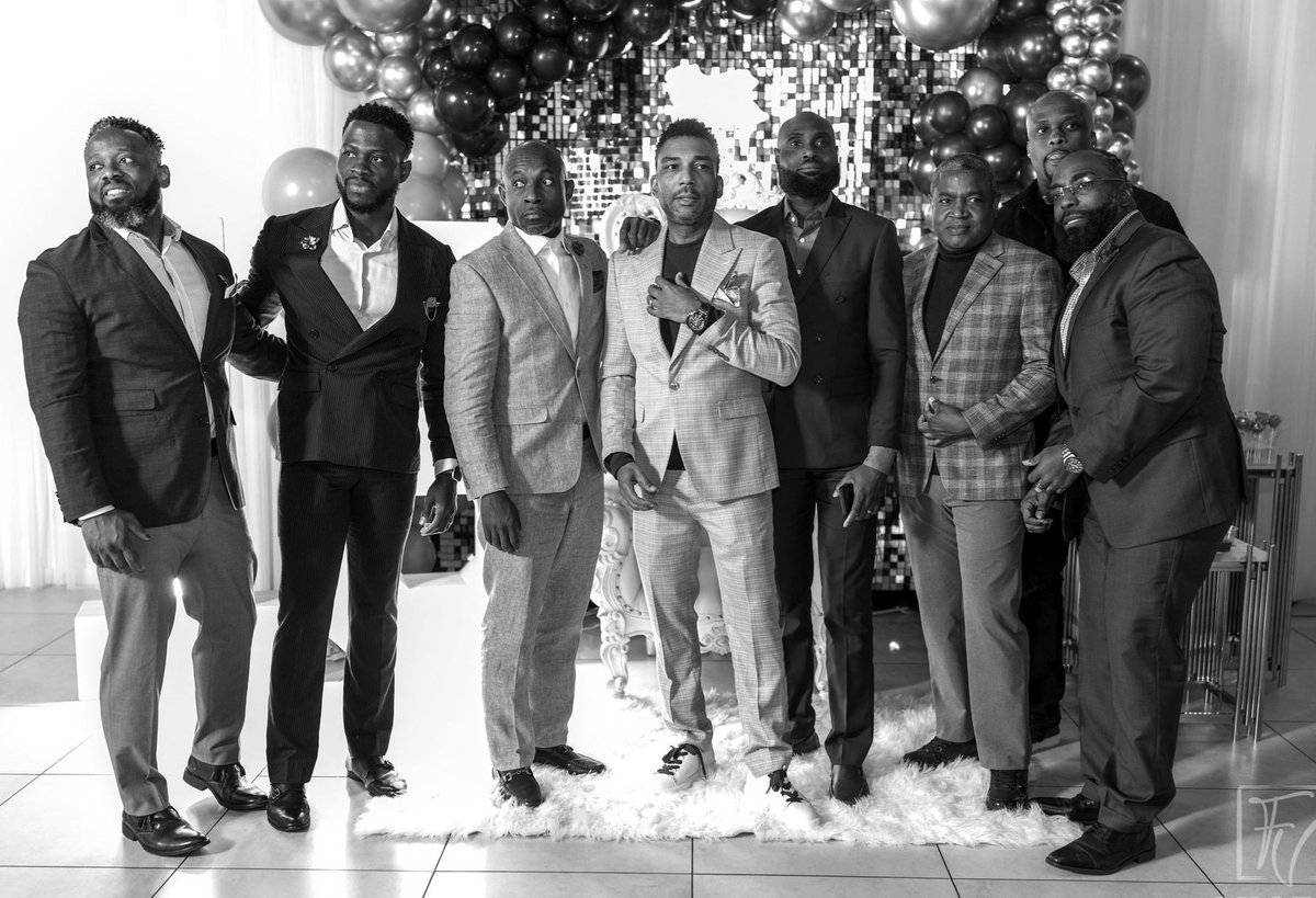 The non pose..Before the pose..💥