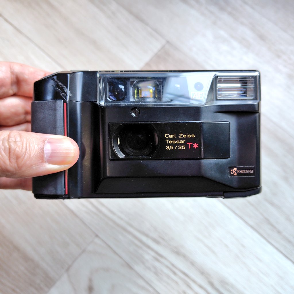 kyocera slimT ジャンク 購入前にコメントお願いします。 電源はいったからいけるかも!?と思って買ってきたジャンクのKYOCERA TD