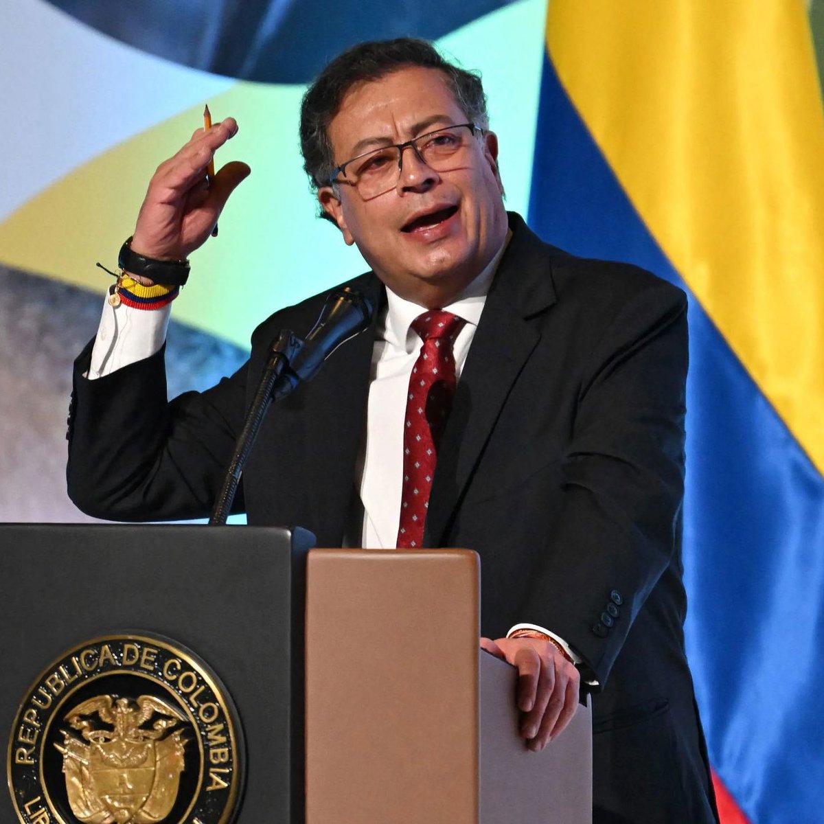 bpthaber's tweet image. Kolombiya Devlet Başkanı Gustavo Petro:

— ABD şu anda Venezuela'yı bombalıyor. Tüm dünya teyakkuzda olsun Venezuela'ya saldırdılar.

— Amerikan Devletleri Örgütü ve BM derhal toplanmalıdır.