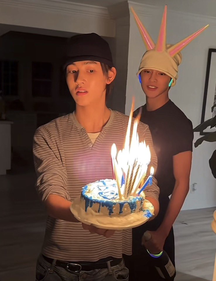 xlxaxk's tweet image. แล้วต้องเป็นน้องออมตลอด5555555

#SEONGHYEON #성현