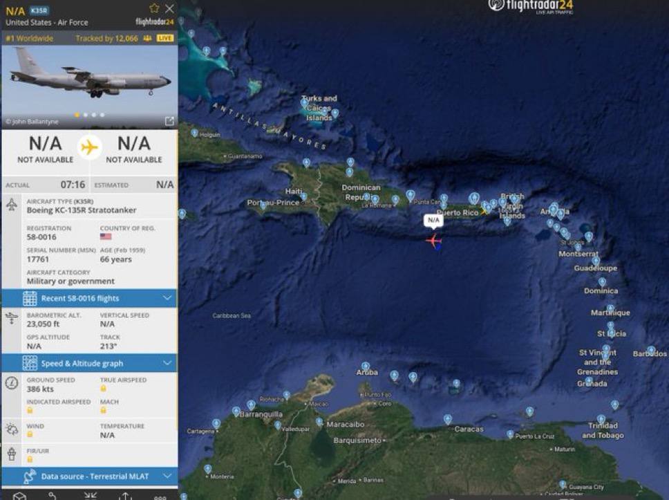 brainstorm2605's tweet photo. ⚡️🇺🇸🇻🇪 U.S. KC-135 refueler now active on FlightRadar24 over the Caribbean https://t.co/N5qQgdz9CW