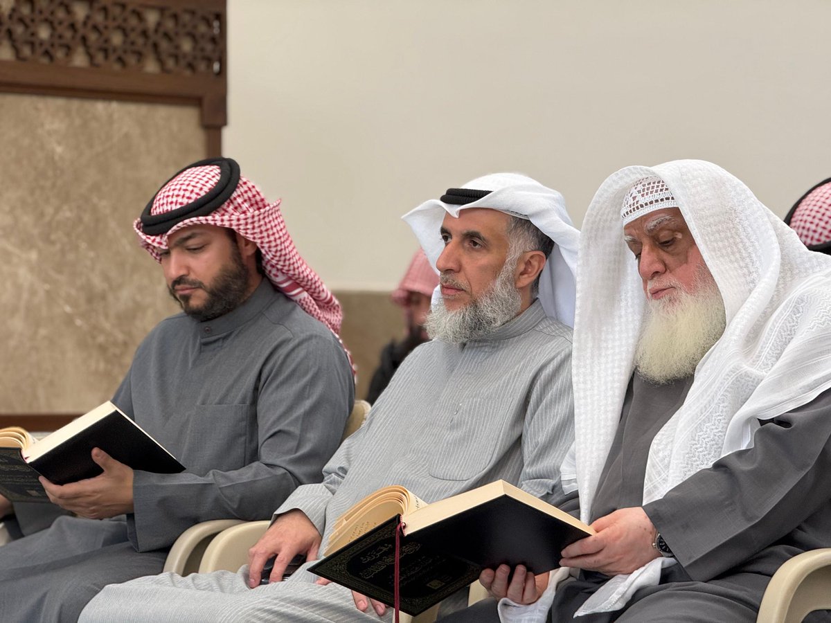 ▪️مجلس الفجر - افتتاح برنامج مفاتح الطلب 🔐📚 

▪️مع الأخ والقدوة الشيخ وليد الصالح <a href="/waleed_al_saleh/">وليد صالح الصالح</a> 🌹

▪️والعم يوسف السداح 🌹

#عثمان_الخميس #الشيخ_عثمان_الخميس #مفاتح_الطلب #مسجد_الياقوت #ضاحية_الصديق