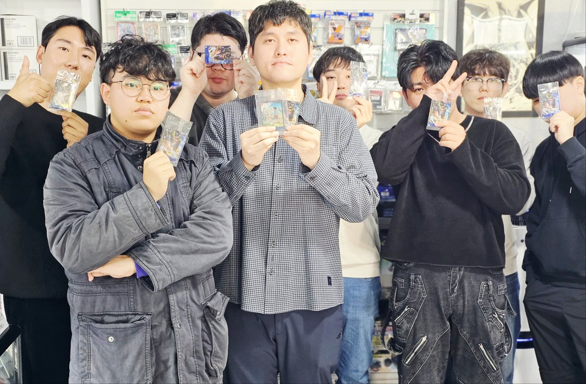 [목포TCG팩토리] 

1월 3일 (토) 원피스 카드게임 플래그쉽 배틀 결과!

참가 인원 : 16인

우승 : 송*환님 (흑 루치)

함께 해주신 분들 모두 수고하셨습니다.

감사합니다.