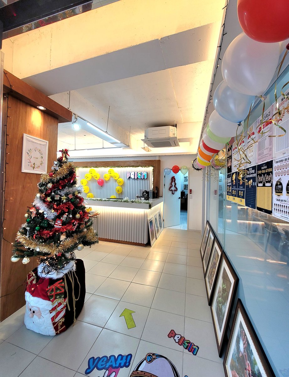 Prism_Changwon's tweet image. 2025 창원ㆍ마산프리즘
크리스마스 전시회 사진🎄✨

학생들이 정성껏 준비한 연말 전시에 정말 많은 분들이 방문해 주셨습니다! 
매년 이어지는 행사 인만큼, 다음에는 또 어떤 작품들이 보여질지 벌써부터 기대되네요☺️