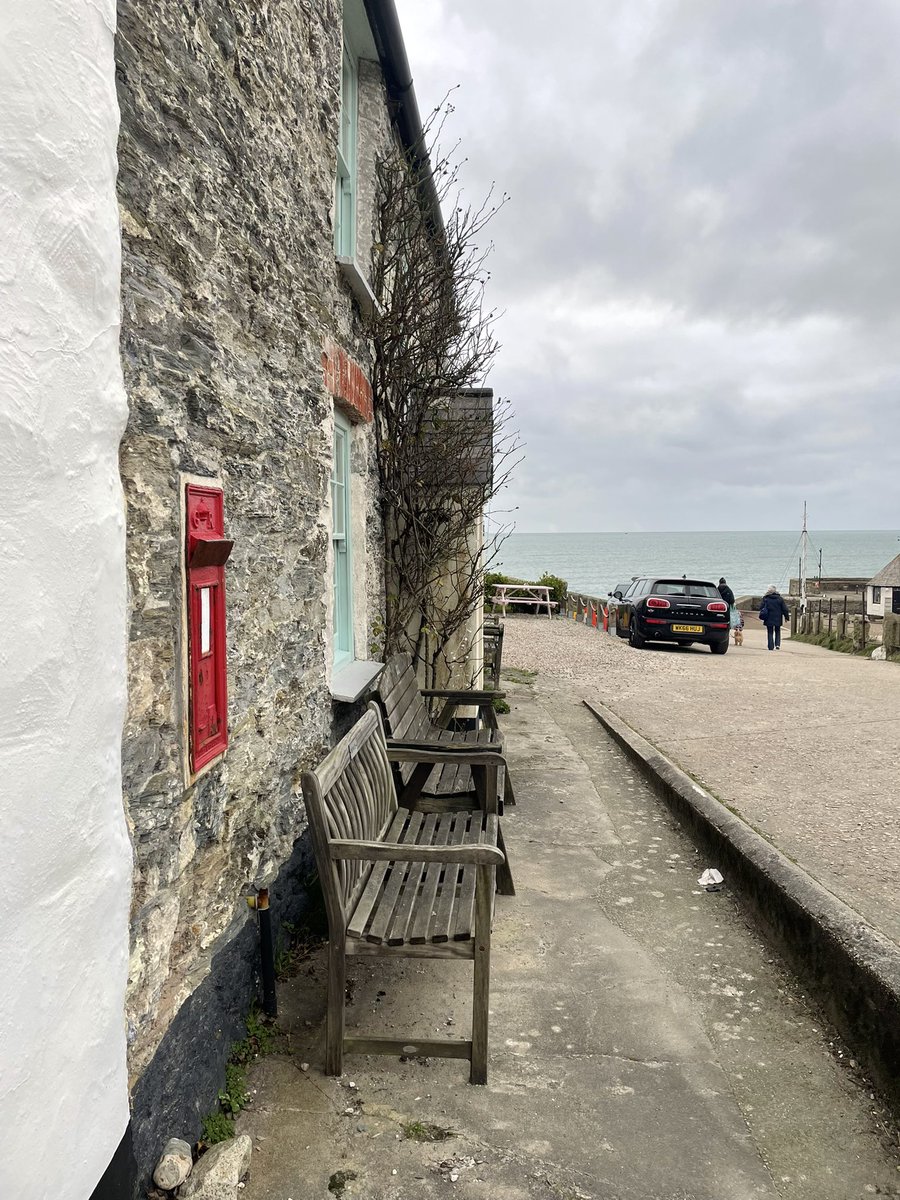 jonesDE10's tweet photo. This remote box found after a brilliant night in #Charlestown. Sadly the Georgian wall box no longer in use - wouldn’t you claim this for your cottage?
#PostboxSaturday 📮💌

@letterappsoc @lbsg1976 https://t.co/1CGaJ6Yx5L