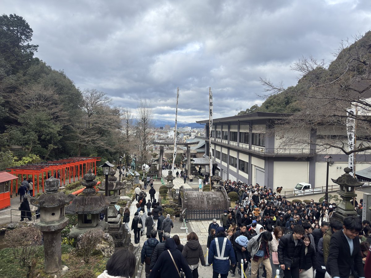 daruma171's tweet photo. AND LADY→伊奈波神社
バリバリ三が日だから地元の方がめちゃくちゃ多かった！！お参りしてお守り買いました！ https://t.co/AHp1zkLgX6