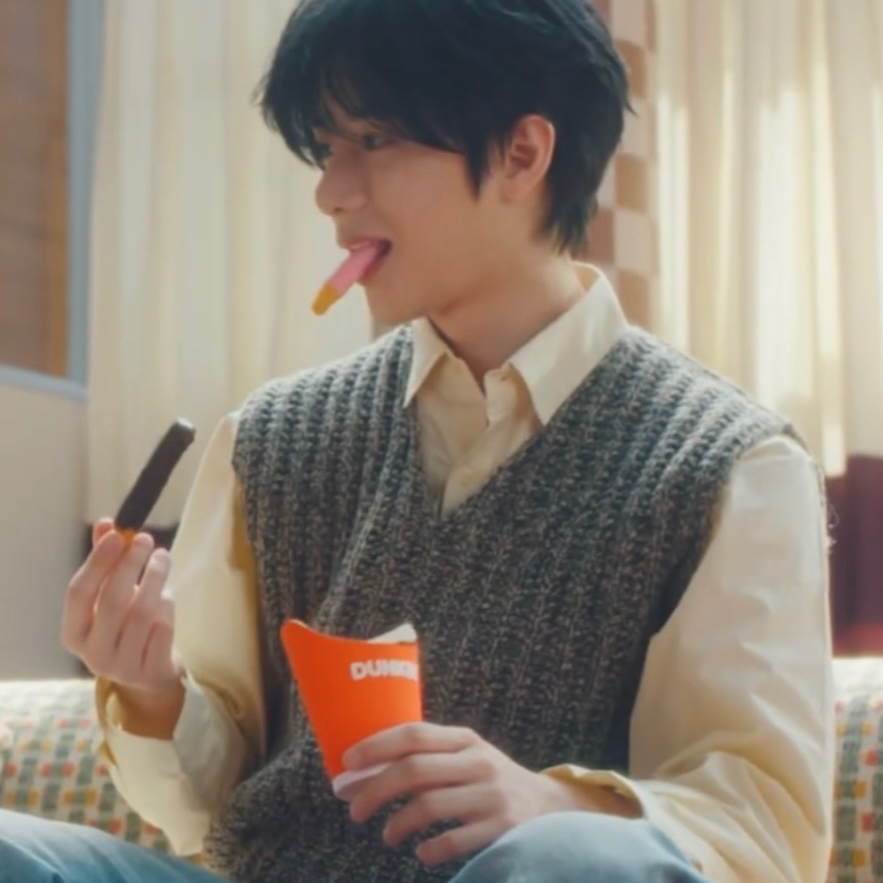 cbgcentric's tweet image. beomgyu looks so cute in this outfit