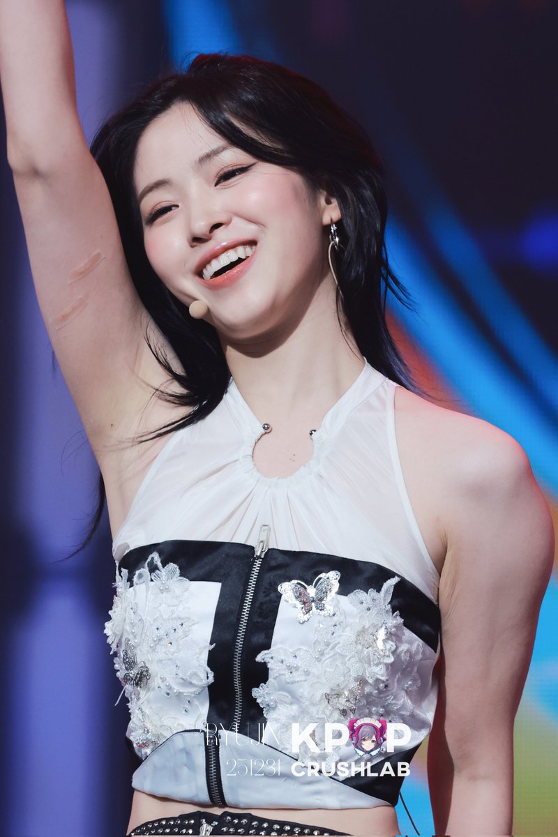 Kpopcrushlab's tweet image. 251231 Ryujin at MBC GAYO DAEJEJEON

Tap, hold and load in 4K

#Ryujin #류진 #ITZY #있지 #Kpop #Wallpaper #4K