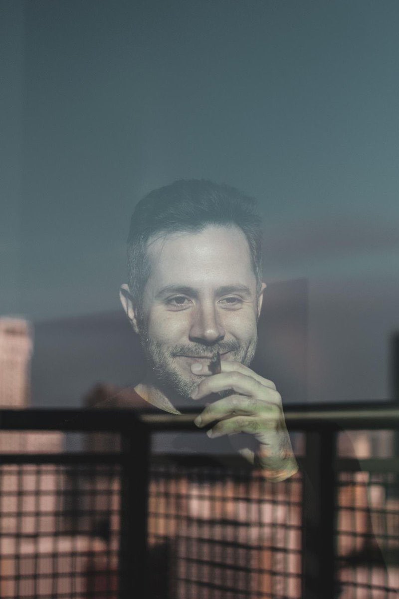 Suveli_M's tweet image. Yo viendo cómo bombardean el cuartel de la montaña, la Carlota y el fuerte tiuna