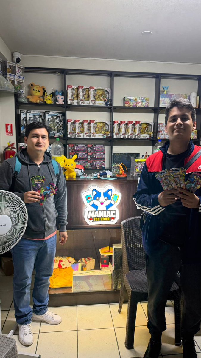 MrGalvaTCG's tweet image. 1st place at the Maniac TCG Store weekly with Gholdengo 🏆✨
Tried @Azul_GG list and it felt super solid.
Taking it to a Cup + Challenge tomorrow 🔥

#Pokemon #TCG #PokemonTCG #playpokemon #gholdengo