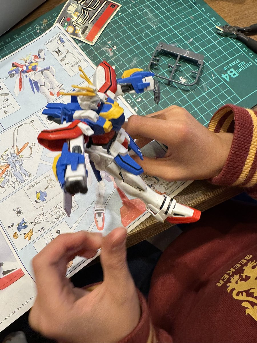 ガンプラ楽しそうだな
久しぶりに作りたいけど老眼がなぁ
