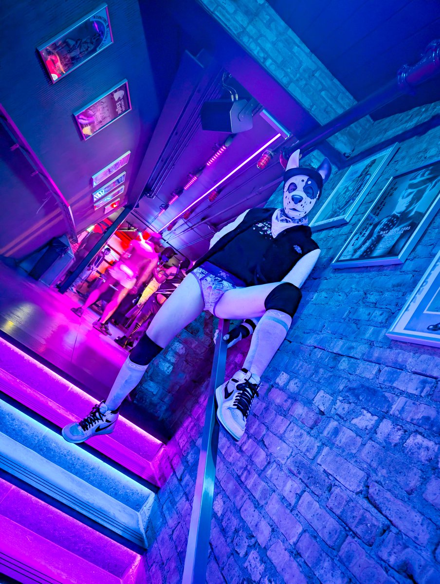 2026 Jackhammer shenanigans began tonight. 

#undies #gayunderwear #gayfashion #bulge #nikes #gaypup #grungebunnygear #grungebunny #puphood #humanpup #pupplay #badpups