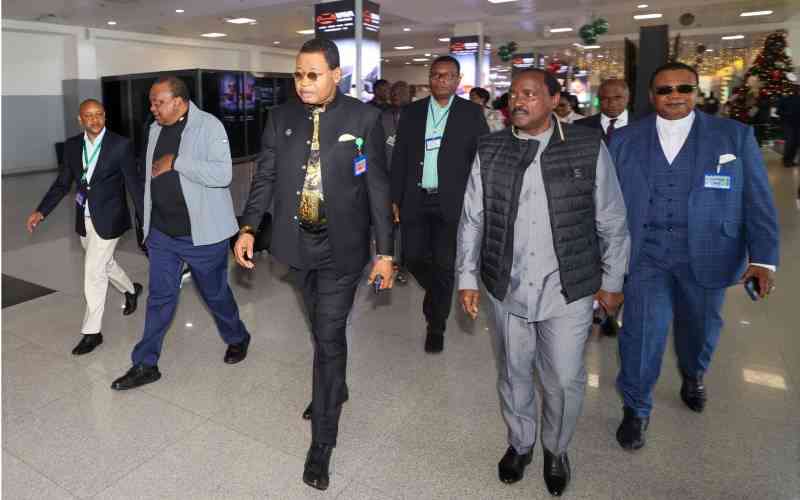 DrJuma_M's tweet image. CONFIRMED:Statehouse on High Alert as Kalonzo is Endorsed by West African Billionaires and former Presidents.