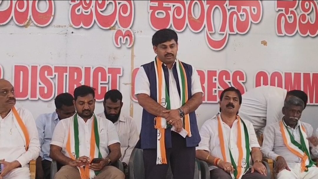 bsbabu844's tweet photo. A meaningful meeting today in Kolar District, KA, with KPCC GS Goutham garu, State  Chairman Vijay Nayak garu, Adivasi President Ambirish garu, senior leaders, district executives, and Adivasi karyakartas. Inspiring discussions to strengthen the organisation at the grassroots. https://t.co/dK4OsI3Y04