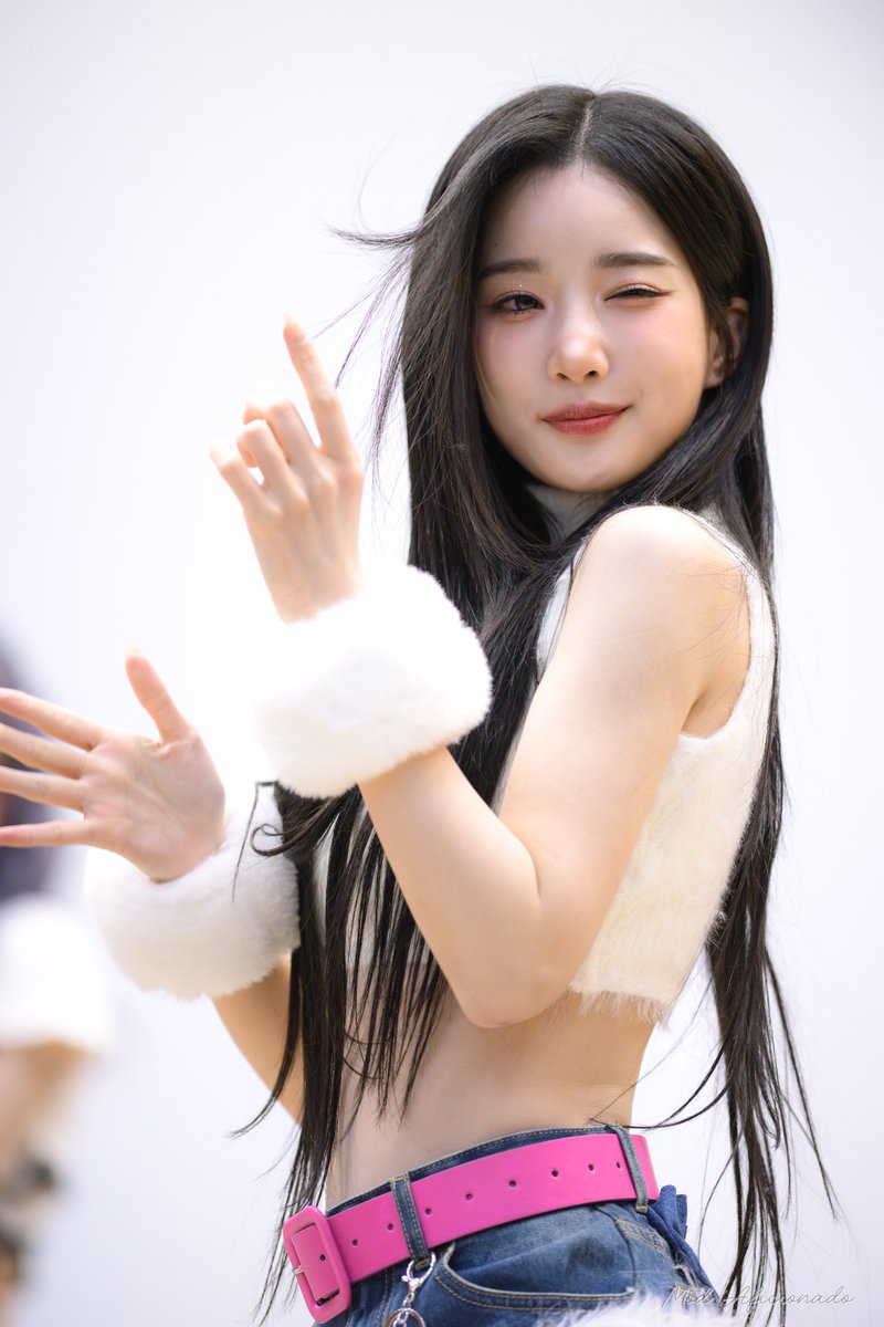 ModAficionado's tweet image. tripleS msnz @ 송도아트홀 251206 #tripleS #트리플에스 #김유연 #YooYeon