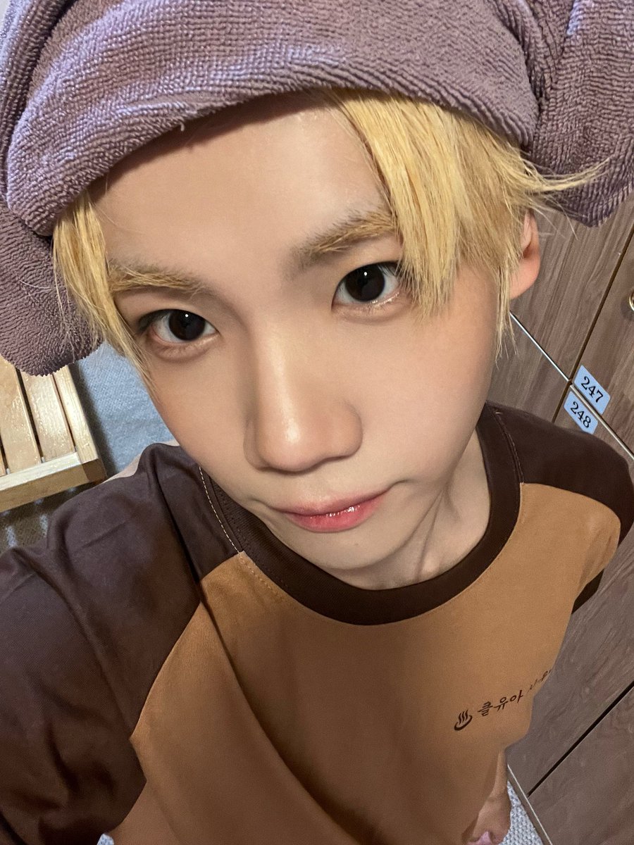 kurakenzs's tweet image. 260103 켄신 weverse post

🦦 That kind of forehead you wanna crack an egg on 🥚