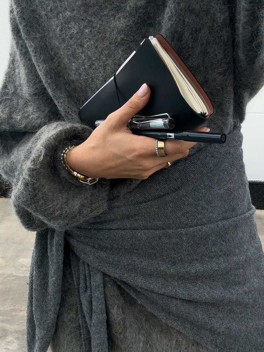 paulina tweet media