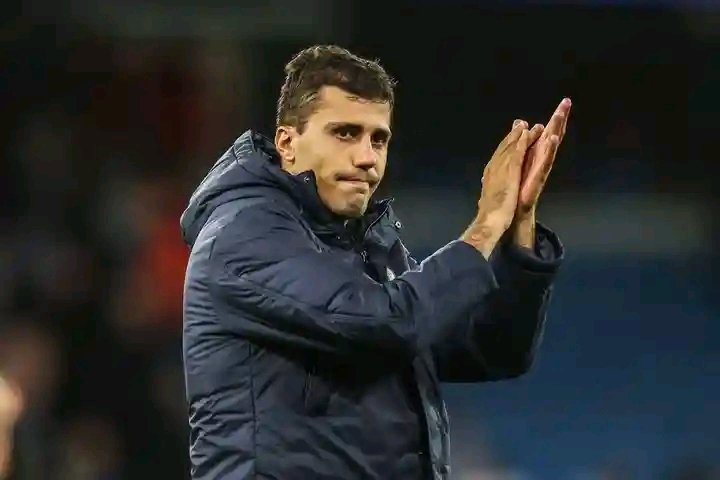 kagwi1178241's tweet image. Rodri returned and ended Man City's 8-games winning streak 😂 😂