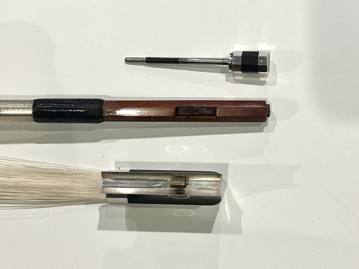 akinaimusic's tweet image. 新年YouTube初投稿は、弓職人・鎌田悟史さんに聞く、弓のメンテ術！毛替えのタイミングや、毛質の解説から、一歩間違えると弓が削れちゃうリスクの解説も😱
チェロ弾き、バイオリン弾き必見です！
YouTubeはこちら↓
youtu.be/Af8cSKXSVbQ?si…
#cello #チェロ #情熱対談