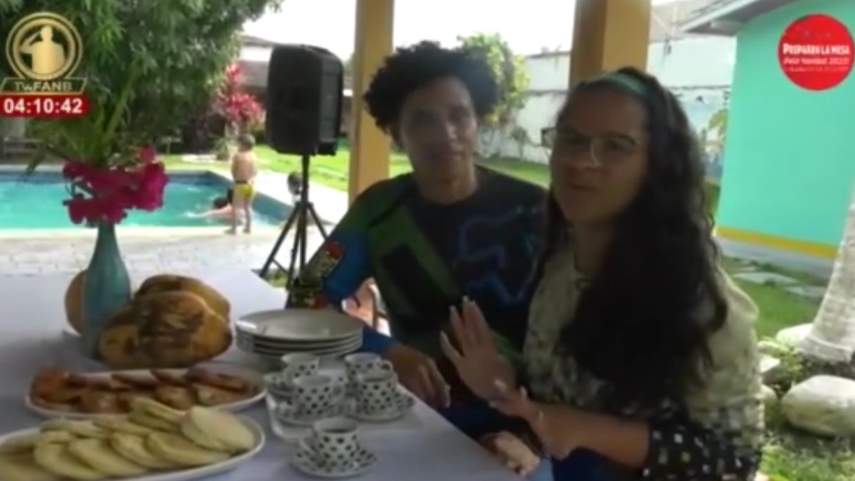 andresAzp's tweet image. #Venezuela state TV right now:

VTV: reruns of propaganda shows 
FANB TV (armed forces): A travel show
ANTV: Pirated movies
TVES: Pirated movies