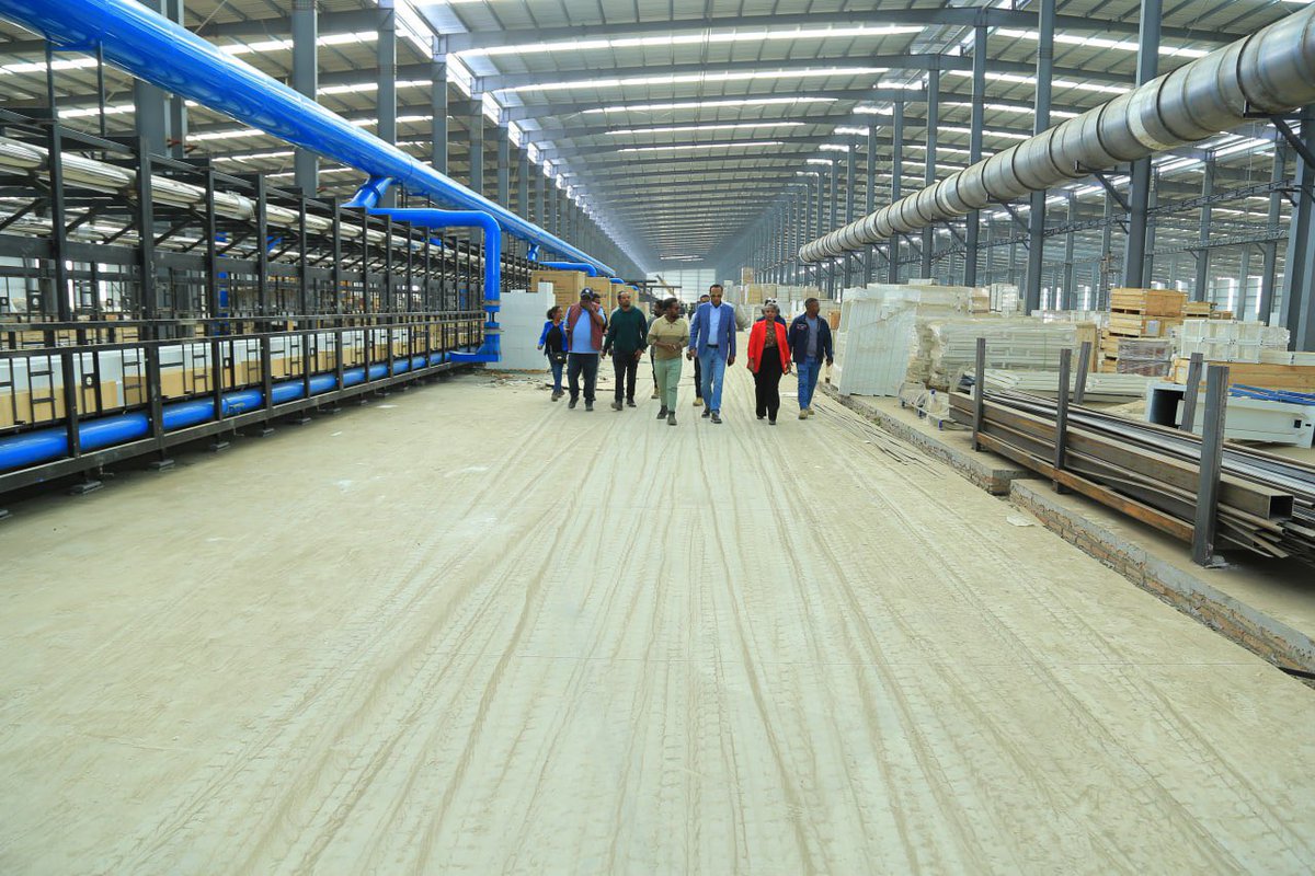 MinistryofMine_'s tweet photo. Eng. Habtamu Tegegne visited the Baijia Ceramic Manufacturing Project. Once completed, the factory will produce over 35,000 m² of floor and wall tiles per day, boosting local industrial development.
#Invest In #Ethiopian https://t.co/IFKSnryJrS
