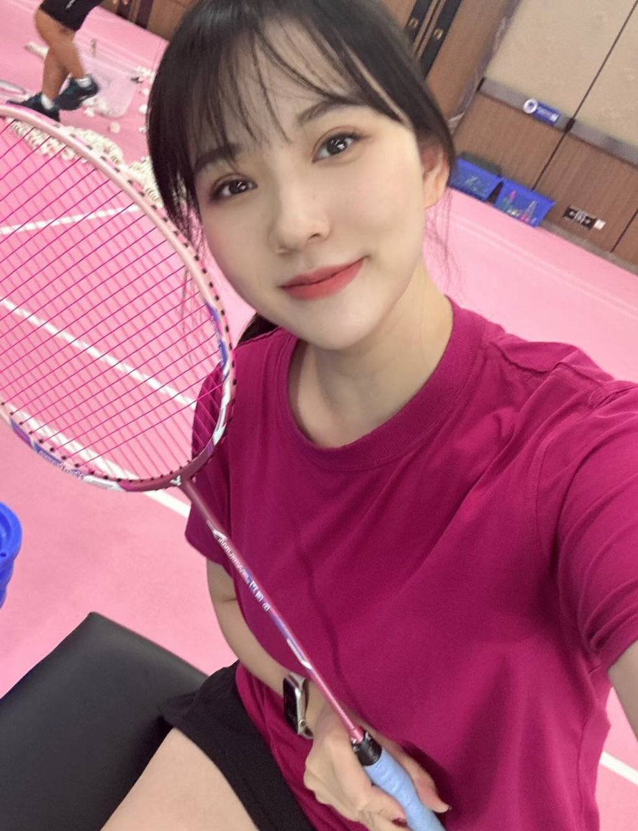 TheRealSpizz's tweet image. 羽毛球女孩当然开心啦～