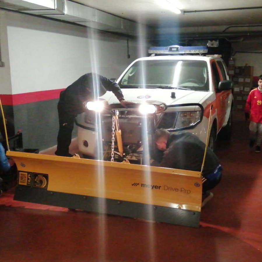 TODO PREPARADO ANTE LAS PREVISIONES DE NIEVE

Coordinado el operativo ante posibles nevadas, dadas las últimas previsiones oficiales marcadas por la Aemet, fija la posibilidad de nieve en Cabanillas a partir de la noche del domingo al lunes.

aytocabanillas.org/el-ayuntamient…