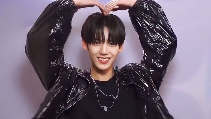 euphrosez's tweet image. this is who the members see btw..