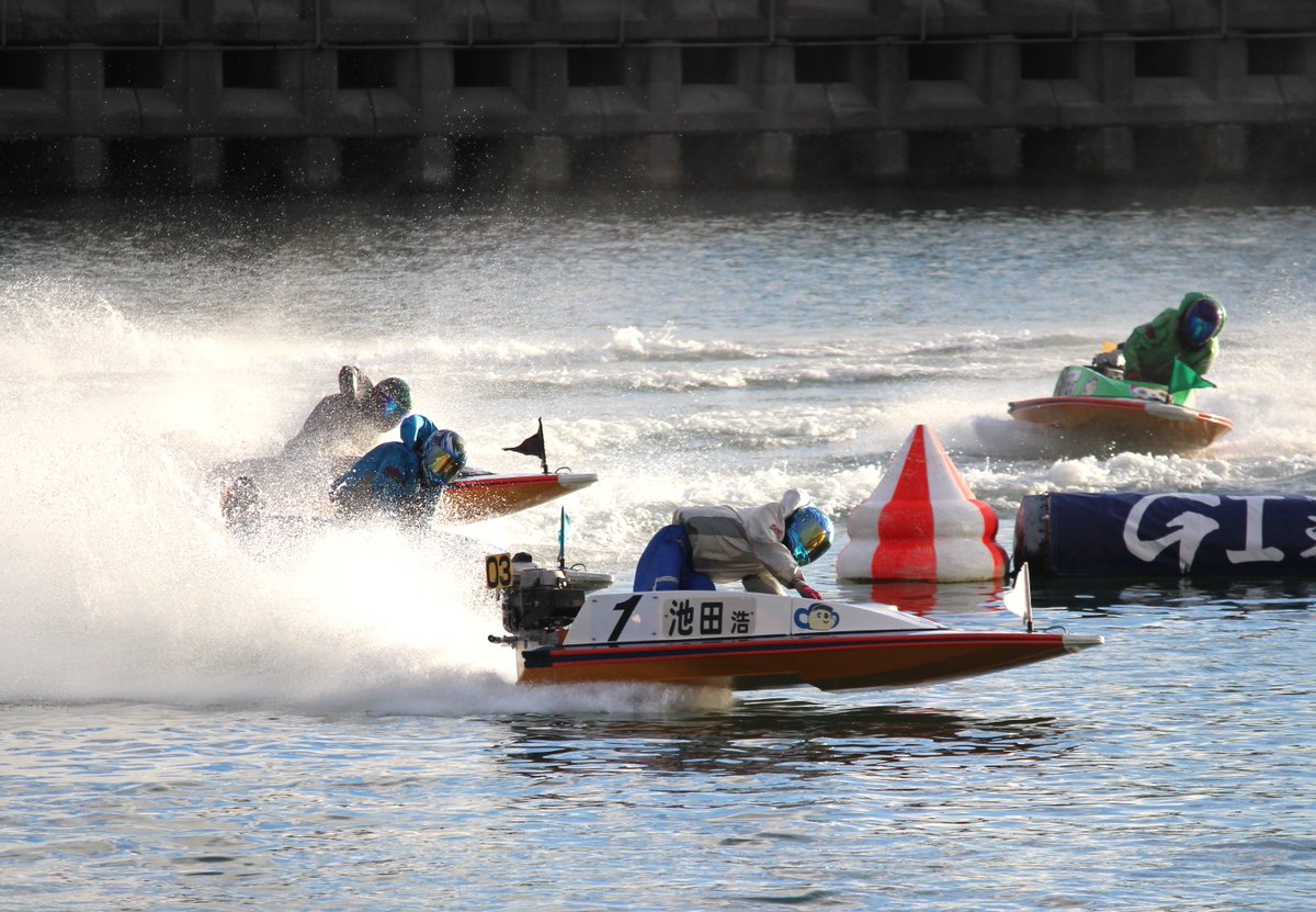 tokotan's tweet image. 【🎊優勝は池田浩二選手🎉】
2026新春特別競走を制したのは3941 #池田浩二 選手（愛知）でしたニャン✨✨
今節はドリーム1号艇から始まり、1月1日の初夢賞も獲得し、圧巻の走りで優勝でしたニャン😍
今年11月に常滑で開催するＳＧ第29回チャレンジカップへ幸先の良いスタートがきれましたニャン❗️❗️…